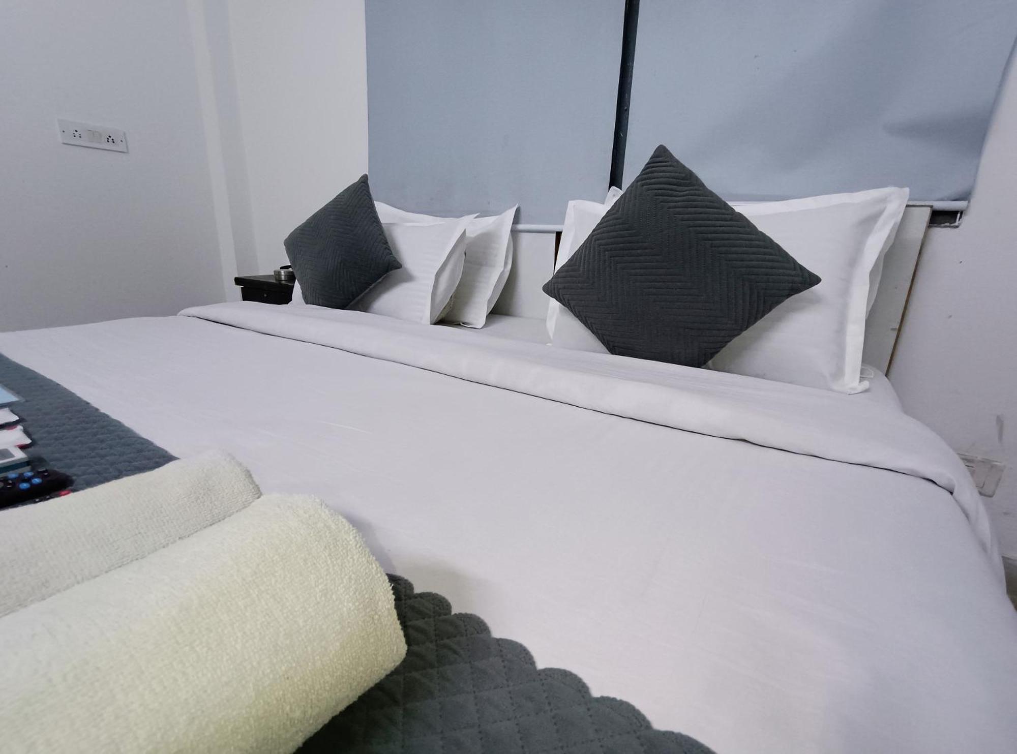 Hotel Hauz Khas Fort View Nowe Delhi Zewnętrze zdjęcie